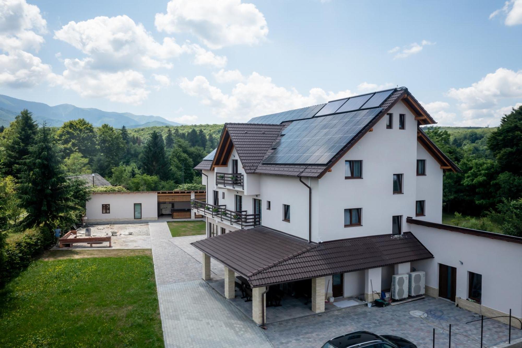 Evergreen Chalet Avrig Exterior photo